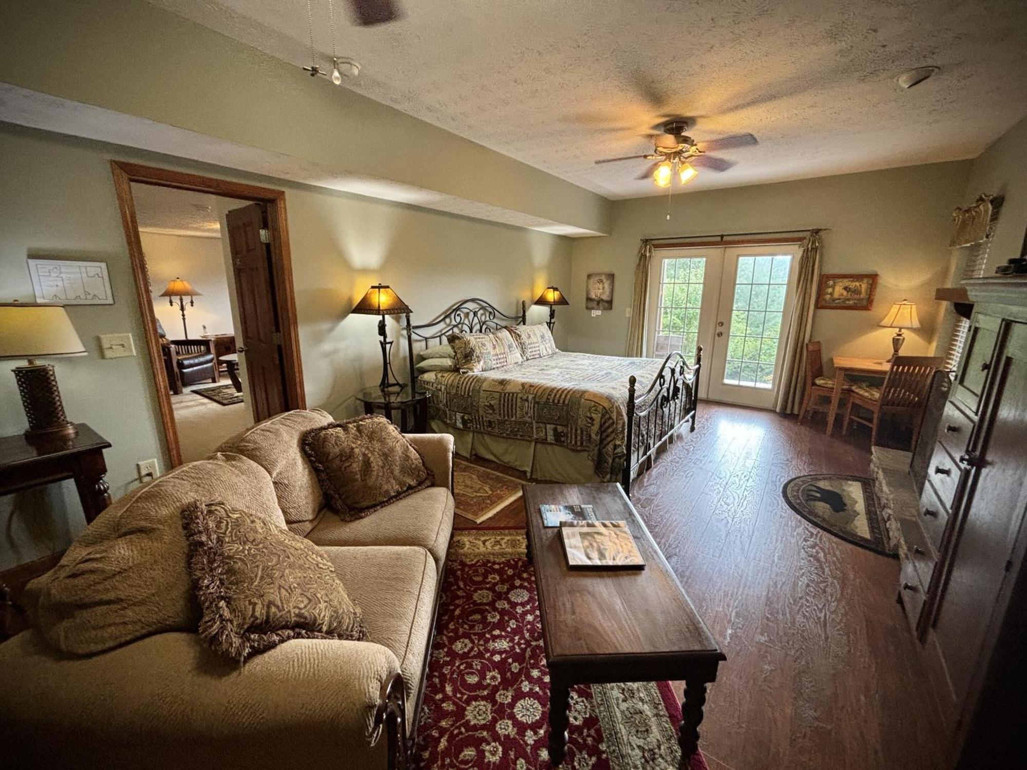 Long Mountain Lodge Bed & Breakfast Dahlonega Εξωτερικό φωτογραφία