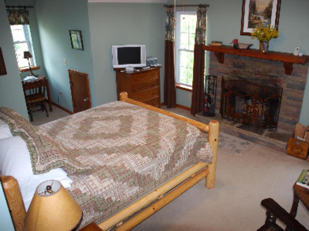 Long Mountain Lodge Bed & Breakfast Dahlonega Δωμάτιο φωτογραφία
