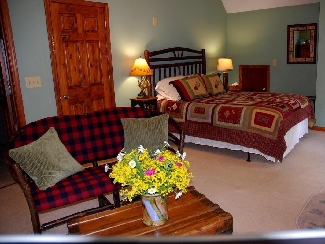 Long Mountain Lodge Bed & Breakfast Dahlonega Δωμάτιο φωτογραφία